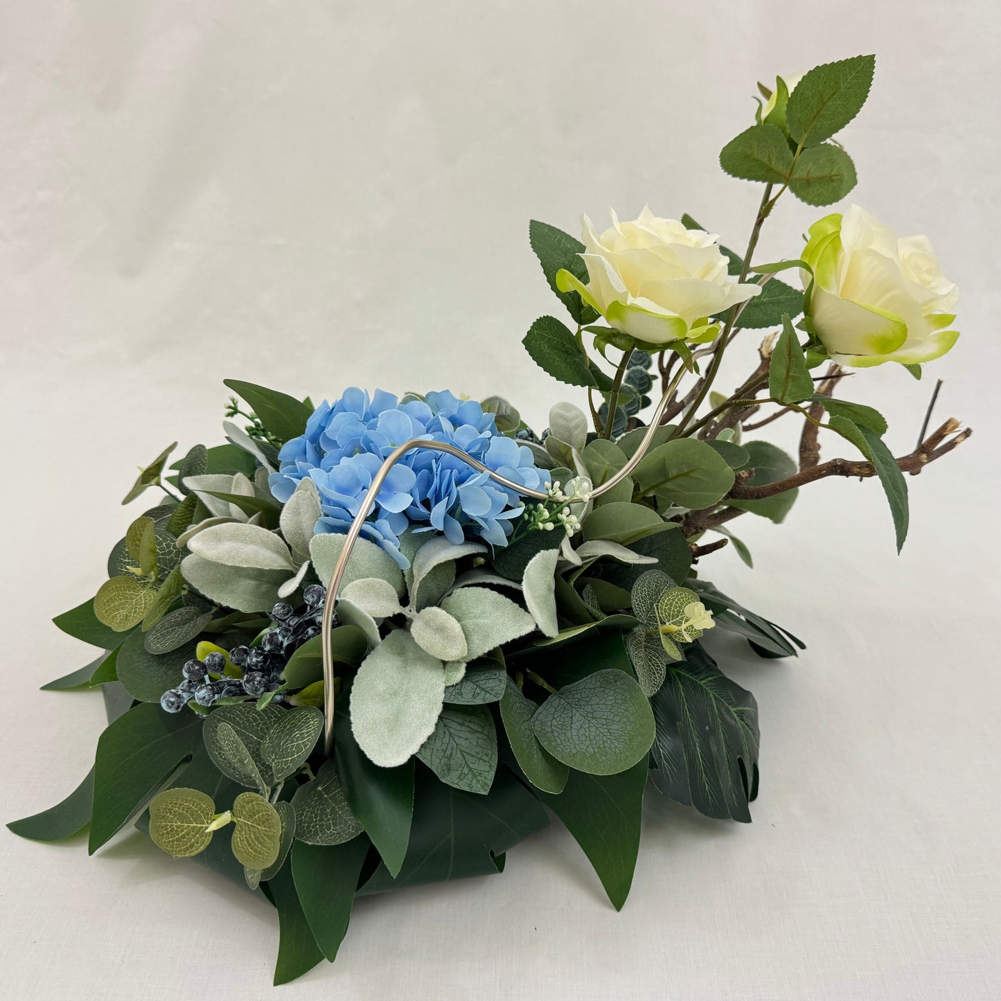 rouwstuk klein hortensia met hout