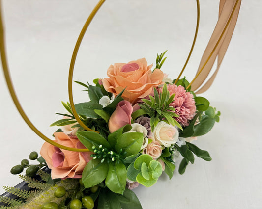 Bijzonder rouwstuk met gouden bogen