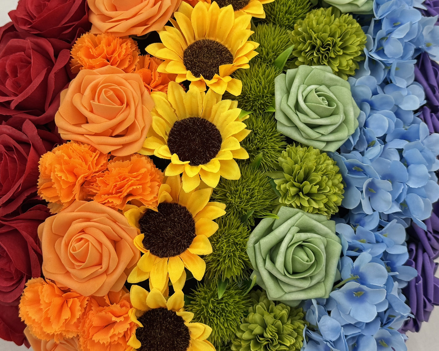 Biedermeier in regenboogkleuren close up