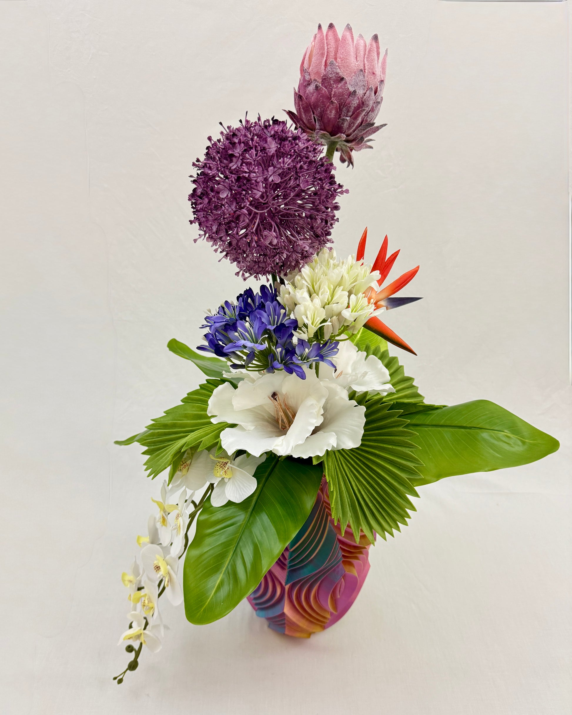 Rouwboeket in 3D geprinte vaas moderne stijl