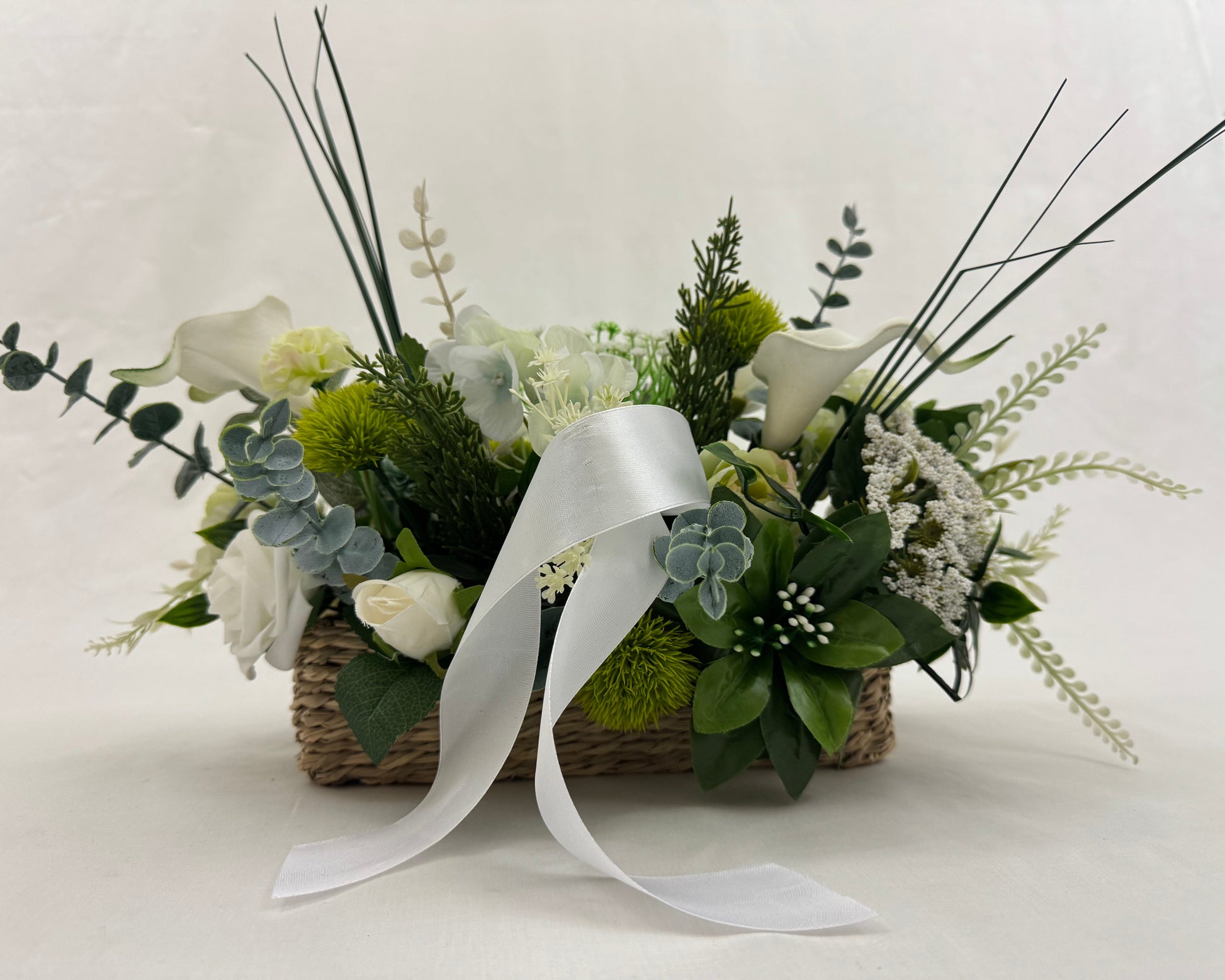 rouwstuk wit in mand bestellen