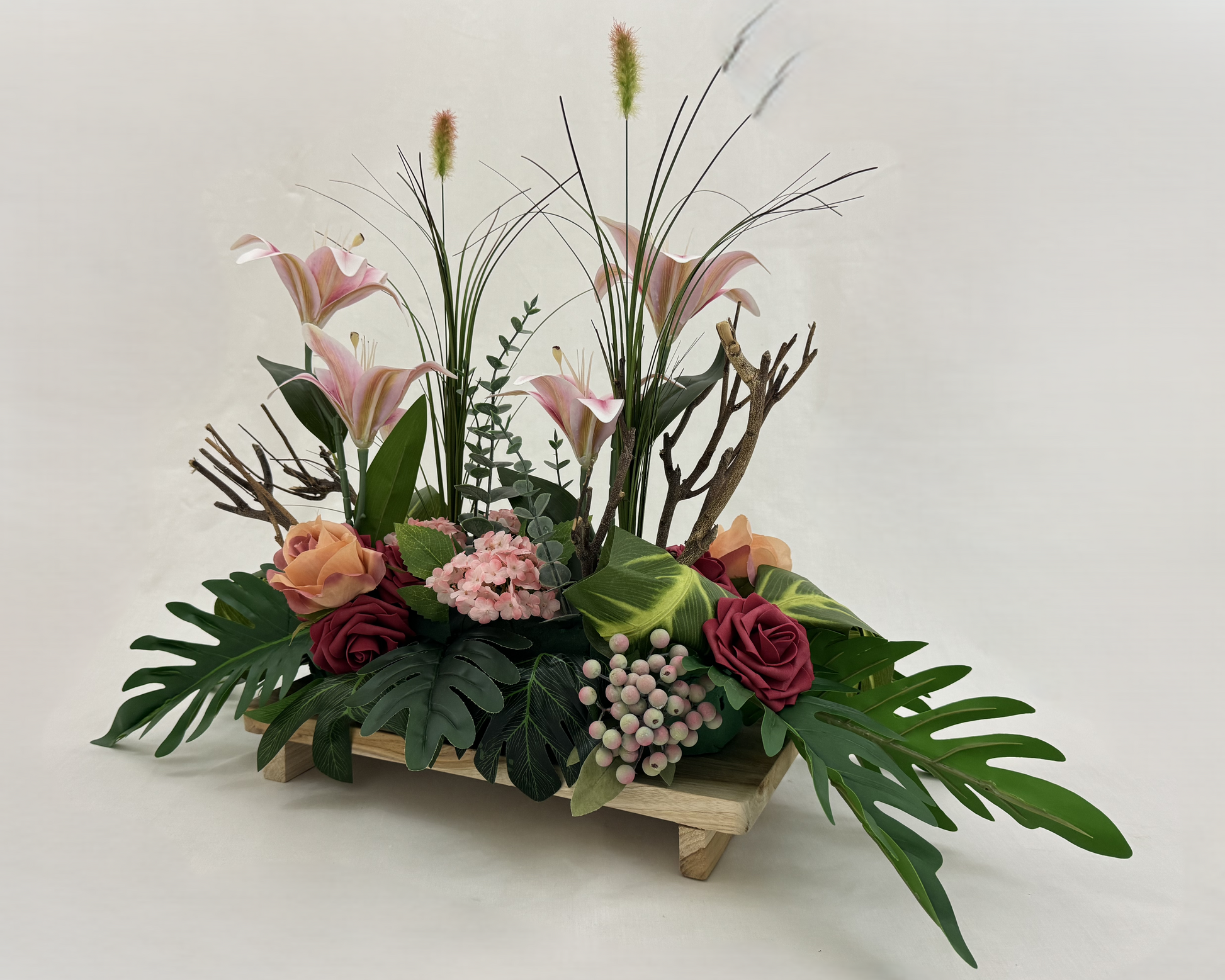 Rouwstuk op plank met hout