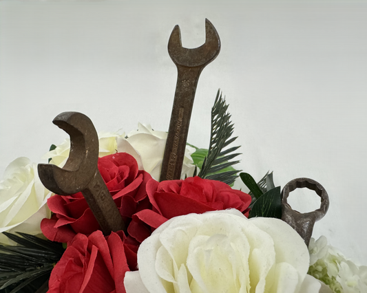 Rouwstuk met echte gereedschapsstukken