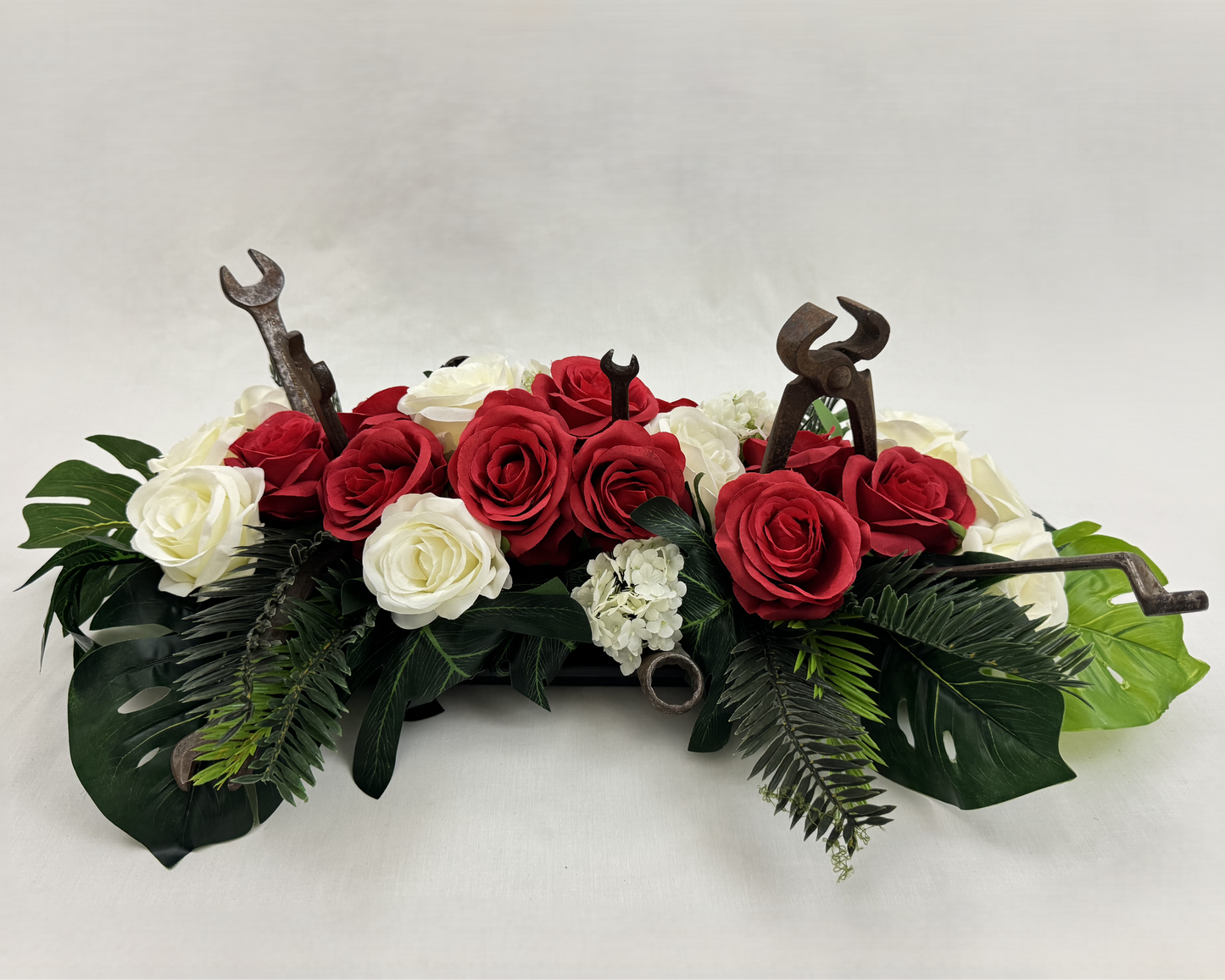 Rouwstuk met echte gereedschapsstukken