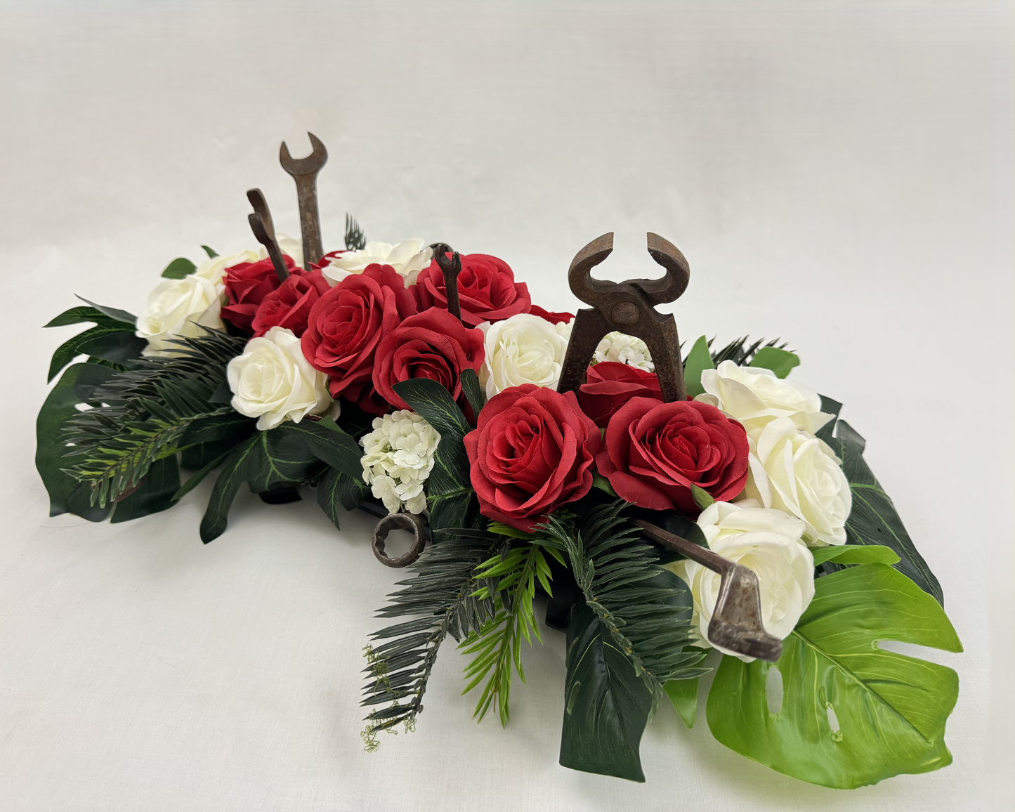 Rouwstuk met echte gereedschapsstukken