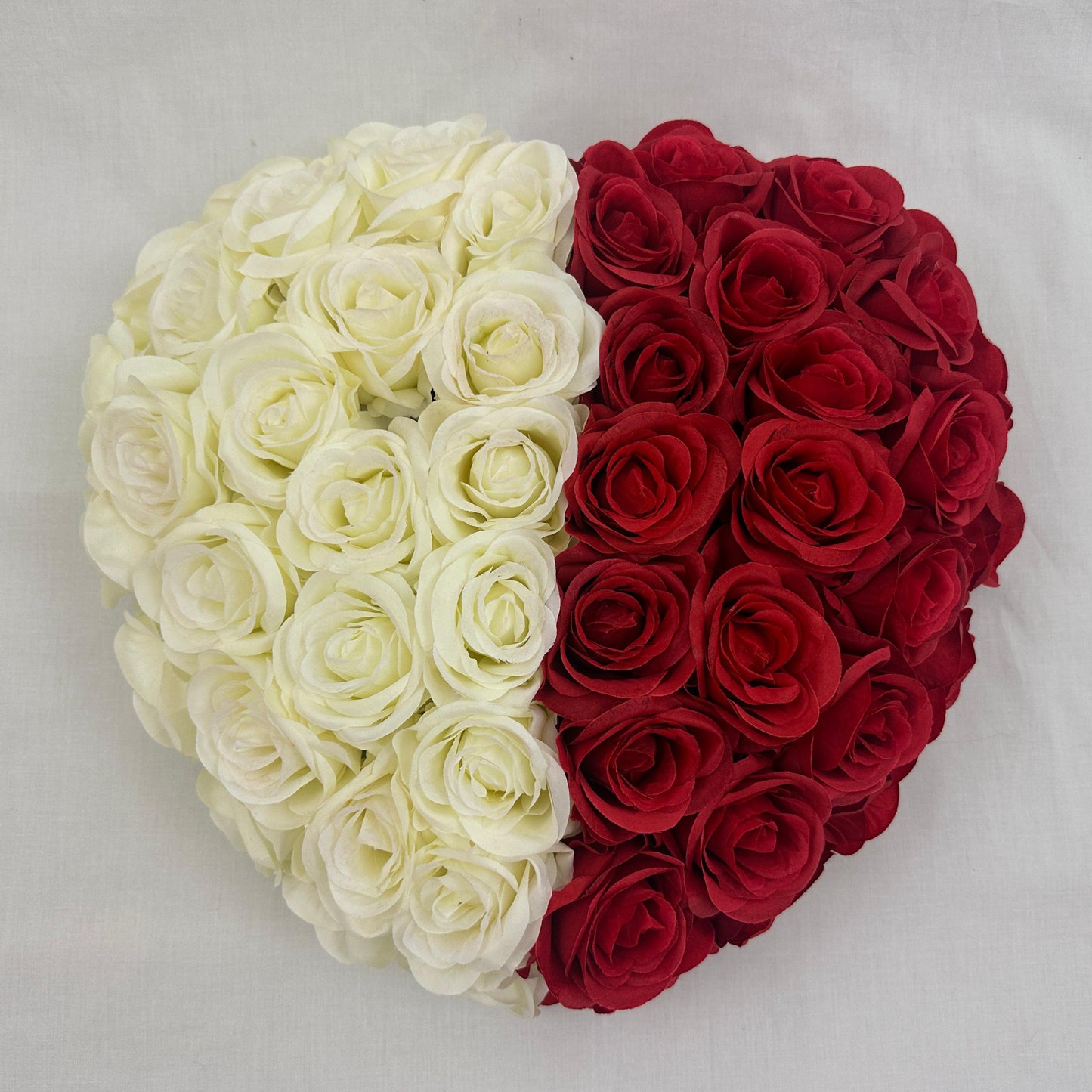 rouwhart rode en witte rozen bestellen