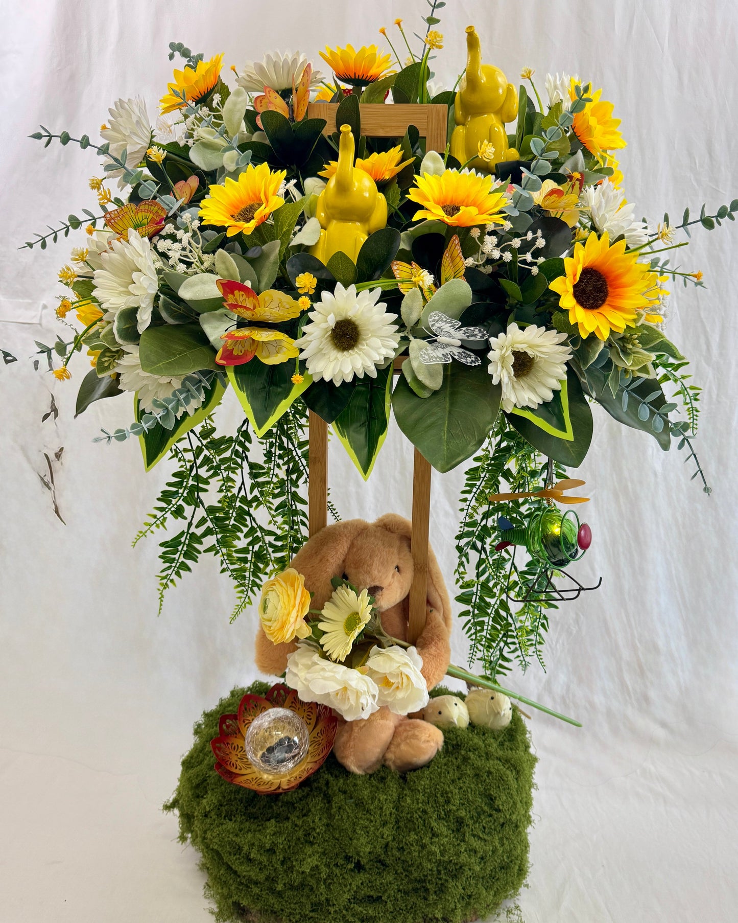 Gele bloemen in een kinderstuk