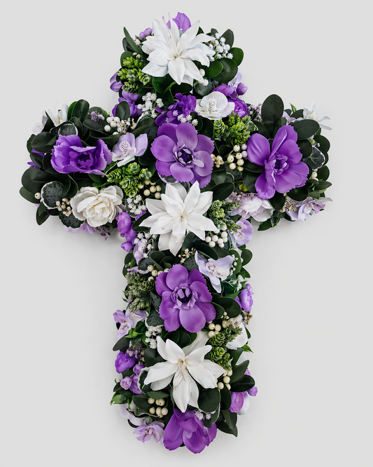 Rouwkruis met paarse bloemen